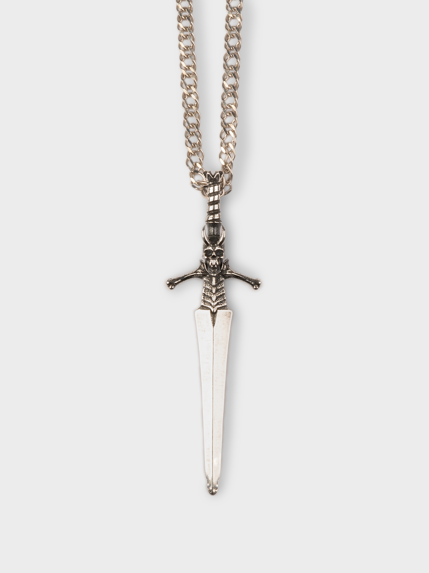 美品☆DMC NO NAME 01 17g Devil May Cry Silver Sword Necklace | Netflix Shop