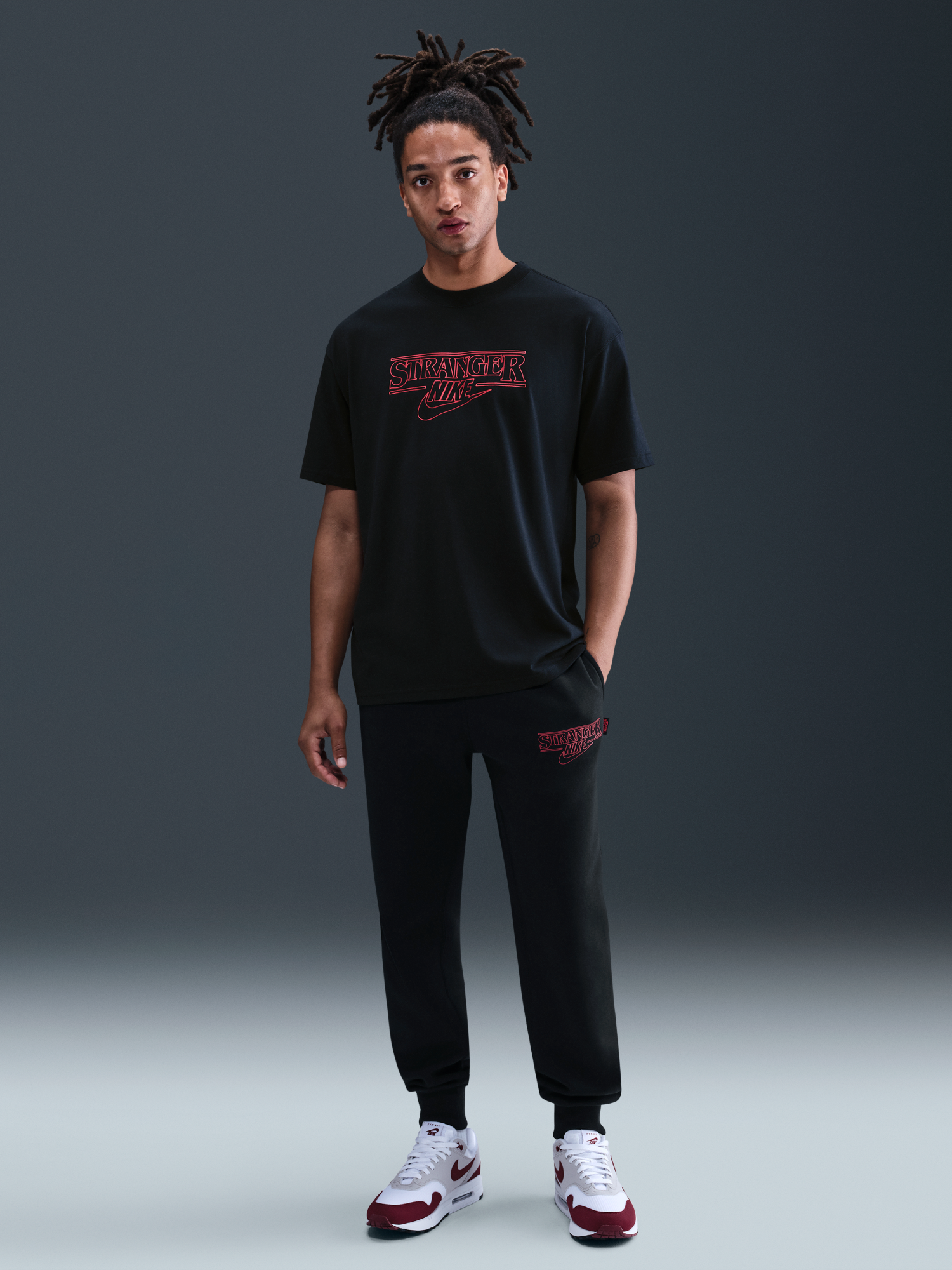 Camiseta Hellfire Lives de Stranger Things - Gris - Mujer;Unisex;Hombre Camiseta Hellfire Lives de Stranger Things - Gris - Mujer;Unisex;Hombre